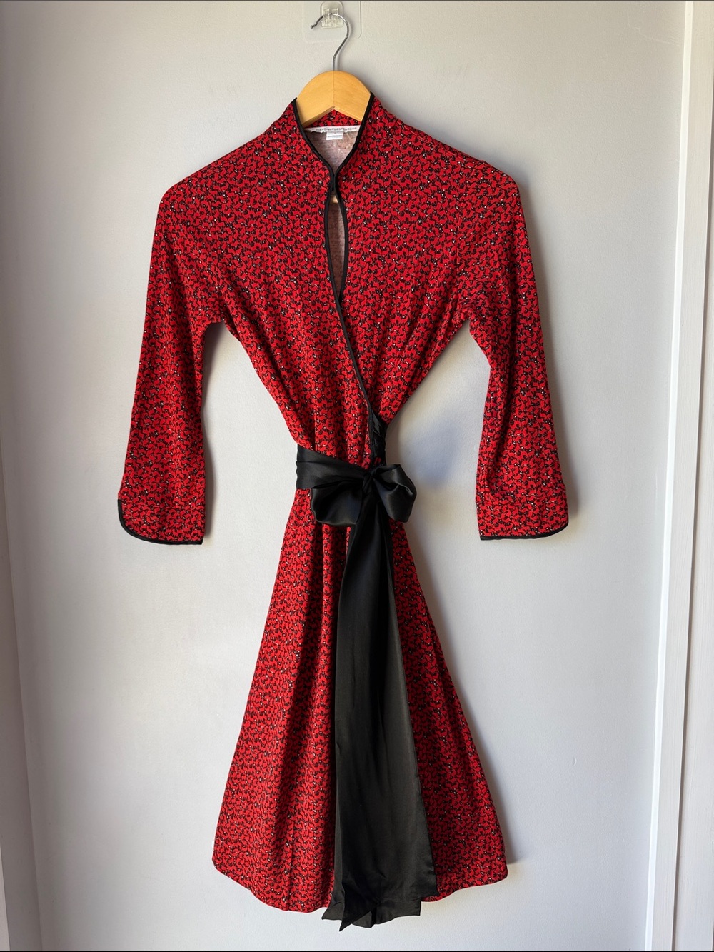 Diane Von Furstenberg Keyhole Wrap Dress